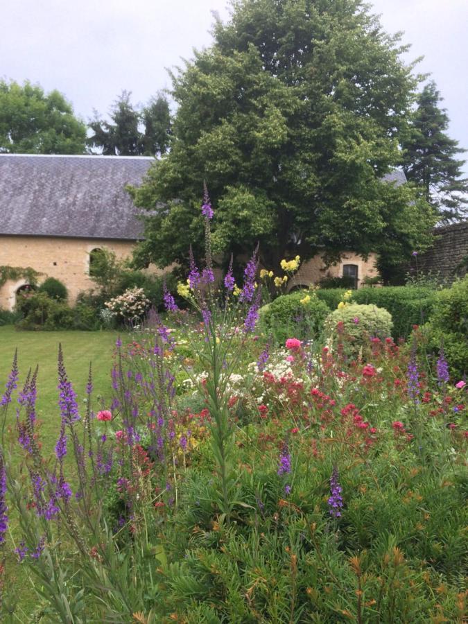 De Ma Fenetre Bed and Breakfast Saint-Martin-des-Entrées Εξωτερικό φωτογραφία